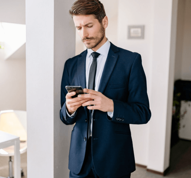 Top 7 Reasons Travelers Are Switching to eSIM Before Flying to the Middle East in 2026