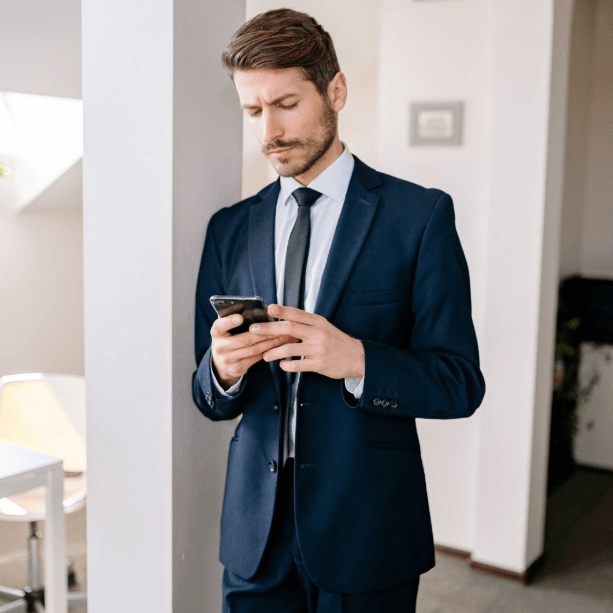 Top 7 Reasons Travelers Are Switching to eSIM Before Flying to the Middle East in 2026